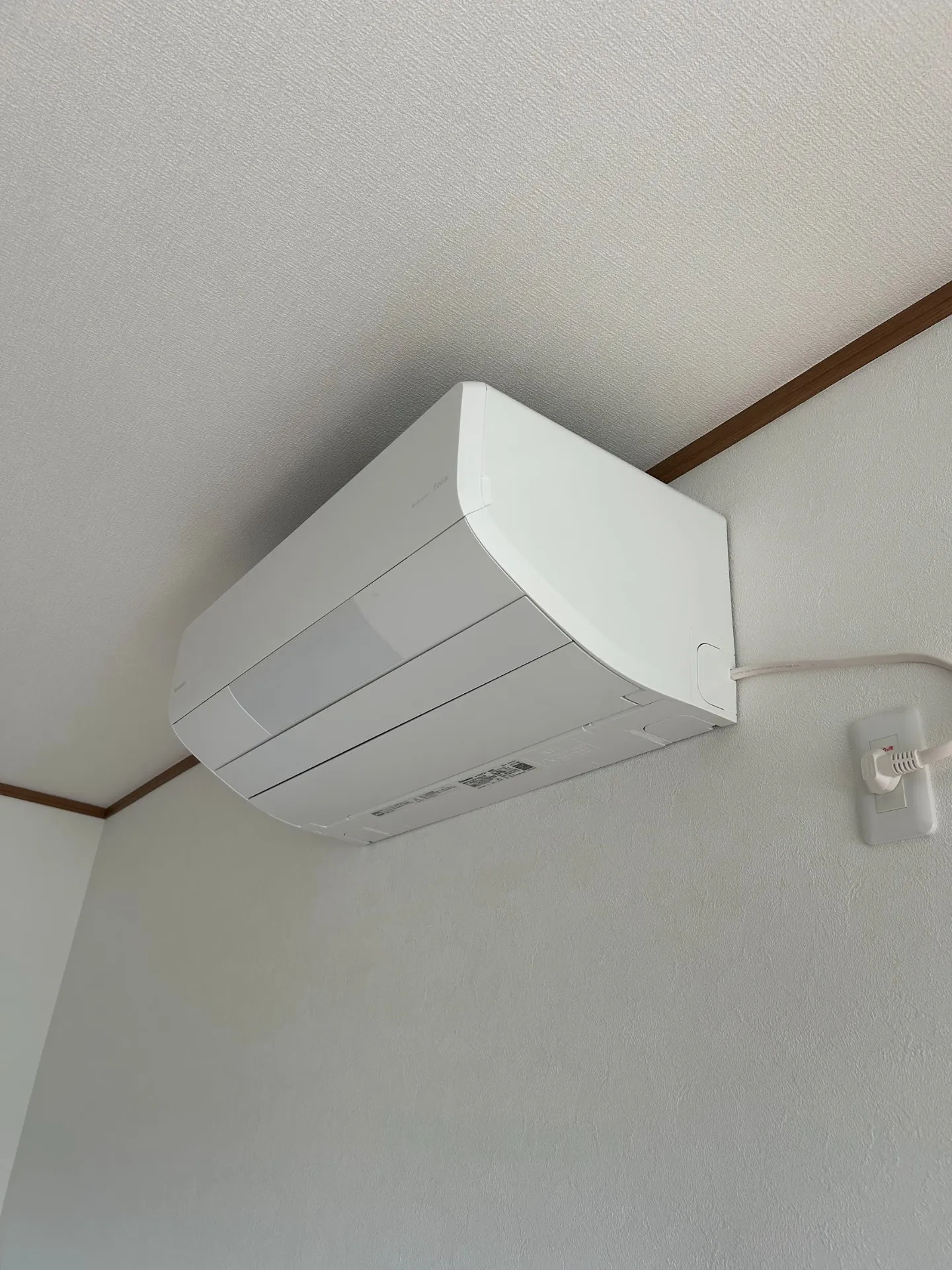 にかほ市でパナソニックエアコン取付工事｜23畳用 Eolia UXシリーズ施工事例